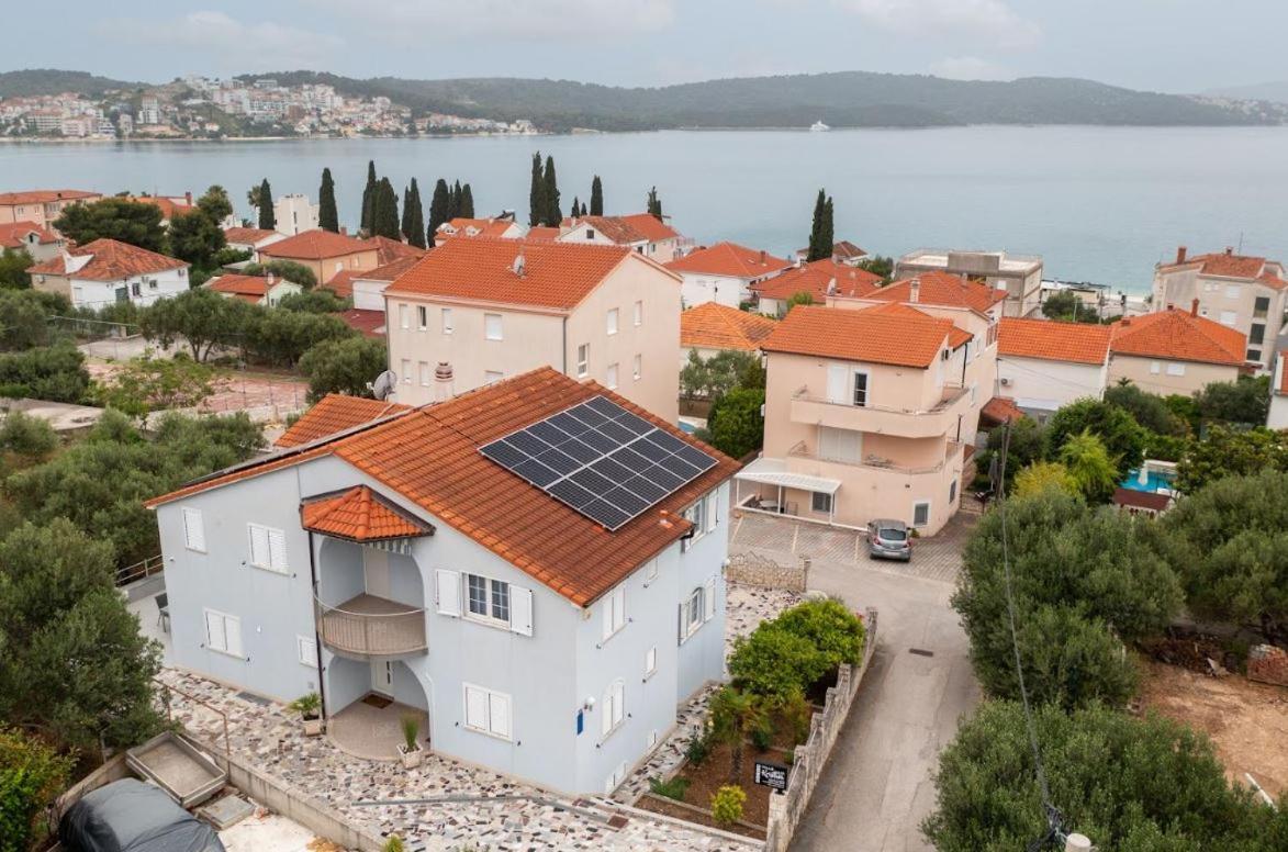 Villa Kristina Трогир Екстериор снимка